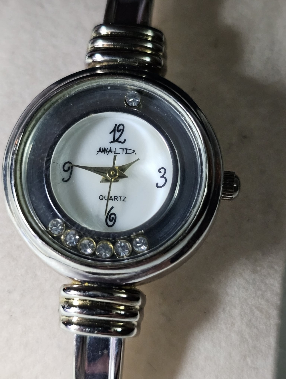 Watch :Pearlized Dial Round Silver-toned Open Cuff